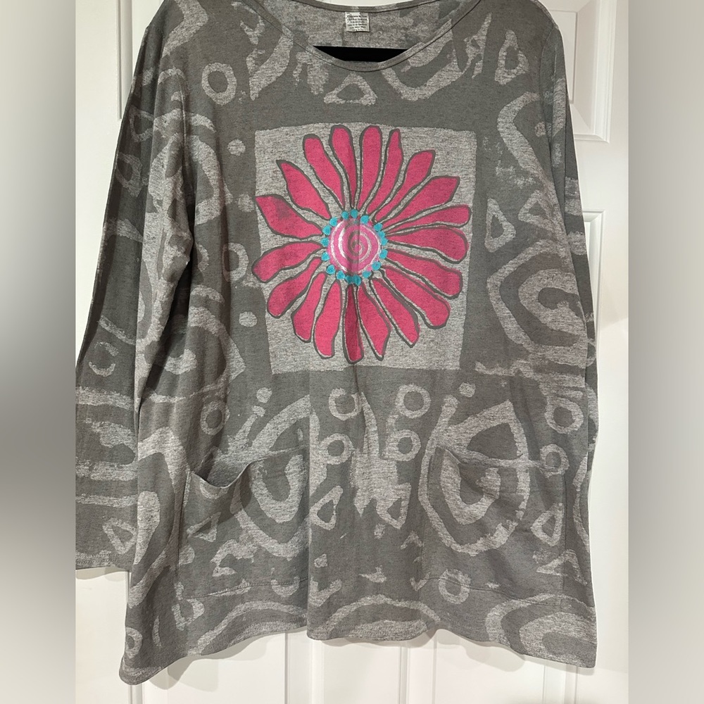 New tunic size s/m hand painted tunic ADORABLE